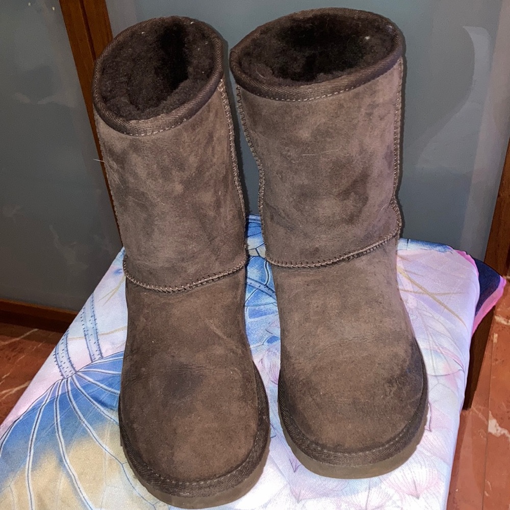 UGG BOOTS
